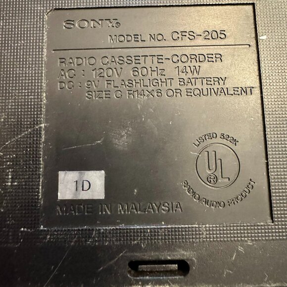 Sanyo CFS-205 Boombox-AM/FM Radio and Cassette Player - Picture 7 of 8